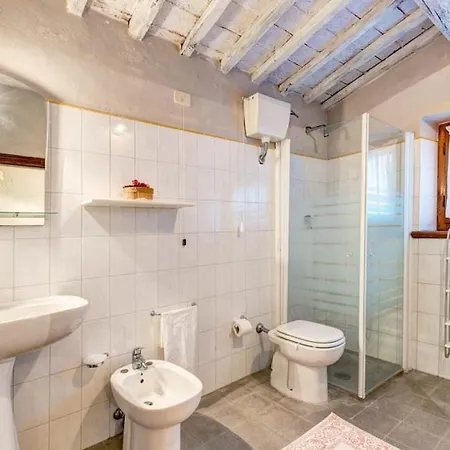 Fratticciola Sleeps 26 Pool Air Con Wifi 别墅