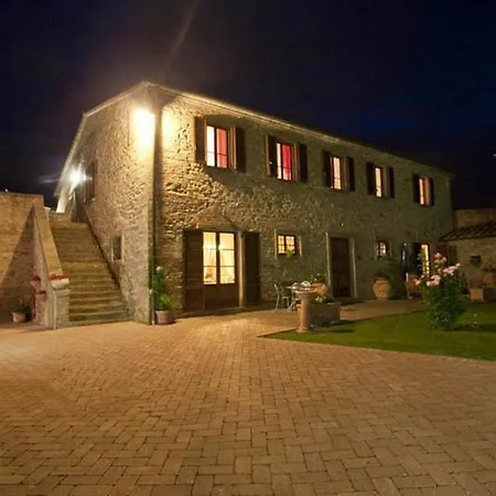 Fratticciola Sleeps 26 Pool Air Con Wifi 别墅